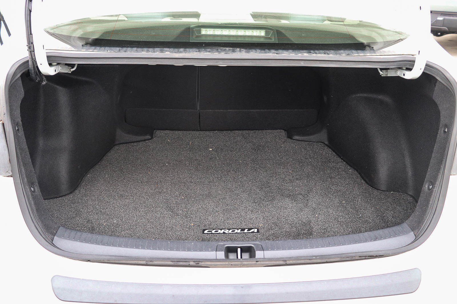 Used 2020 Toyota Corolla LE w/ Carpet Mat Package (TMS) image 26