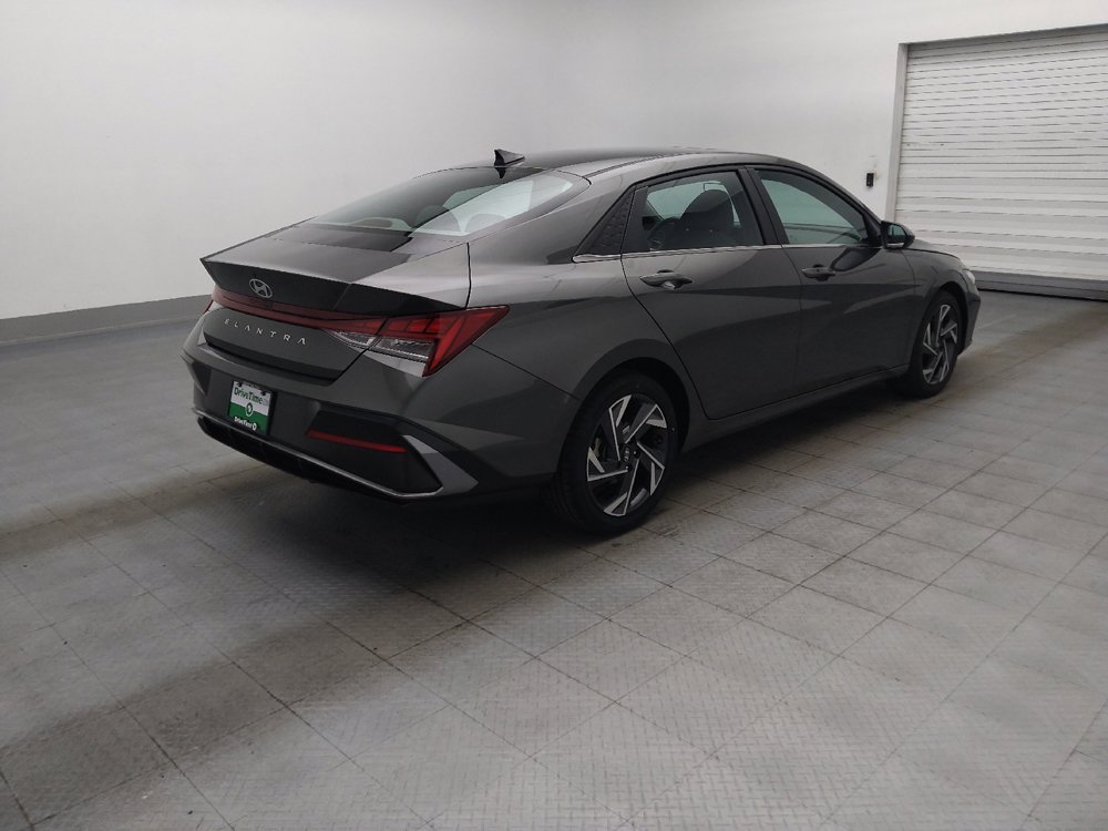 Used 2024 Hyundai Elantra SEL w/ Convenience Package FWD image 10