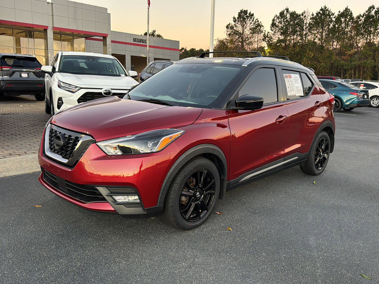Used 2020 Nissan Kicks SR w/ SR Premium Package image 1