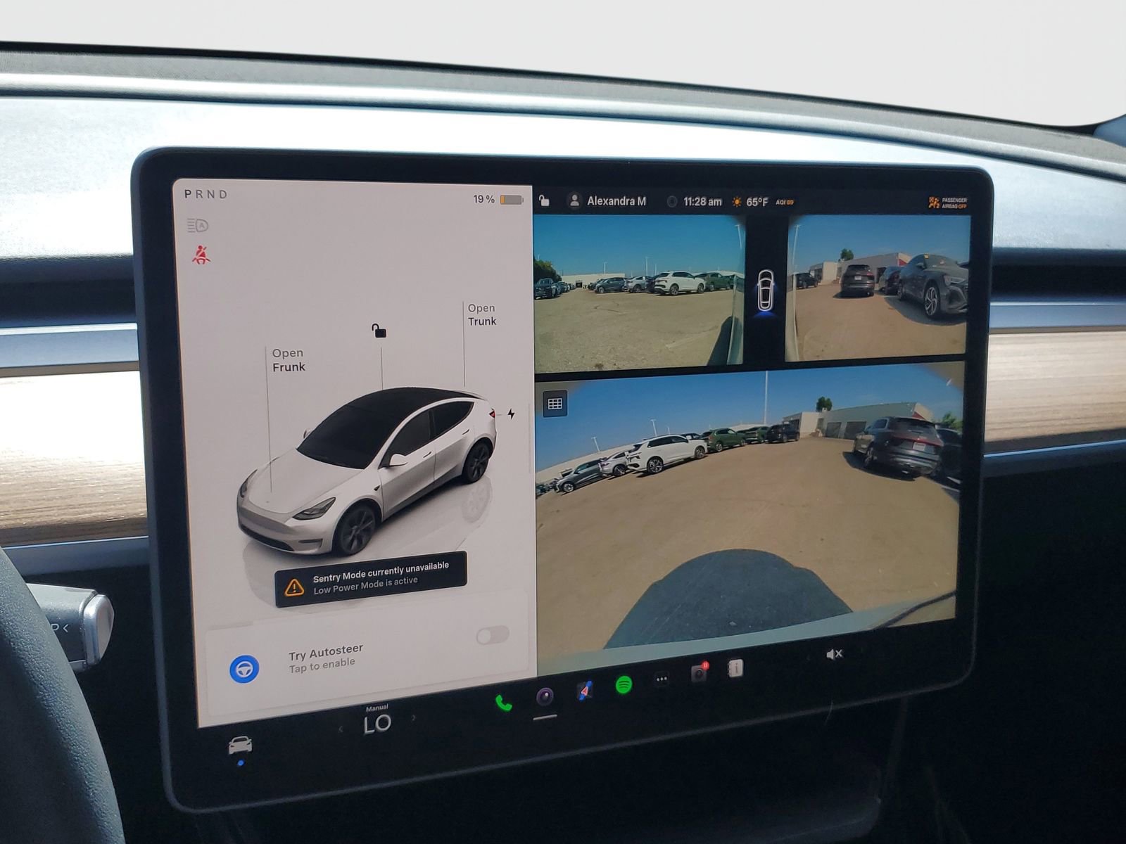 Used 2025 Tesla Model Y Long Range image 25