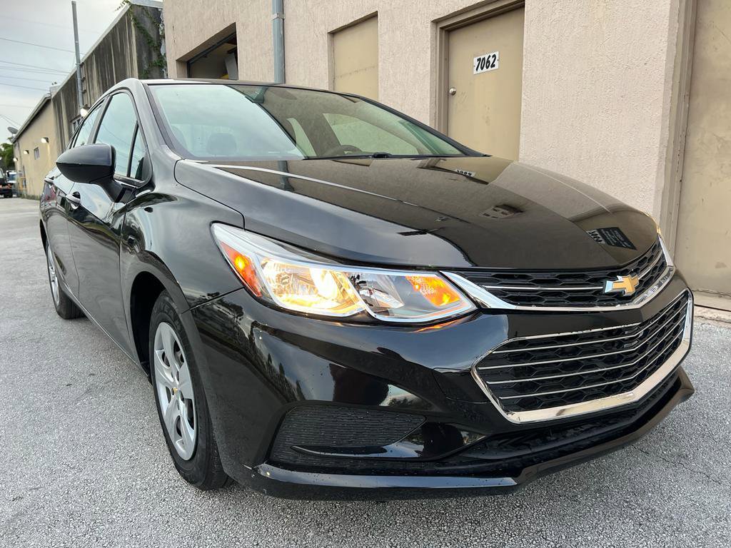 Used 2018 Chevrolet Cruze LS image 4