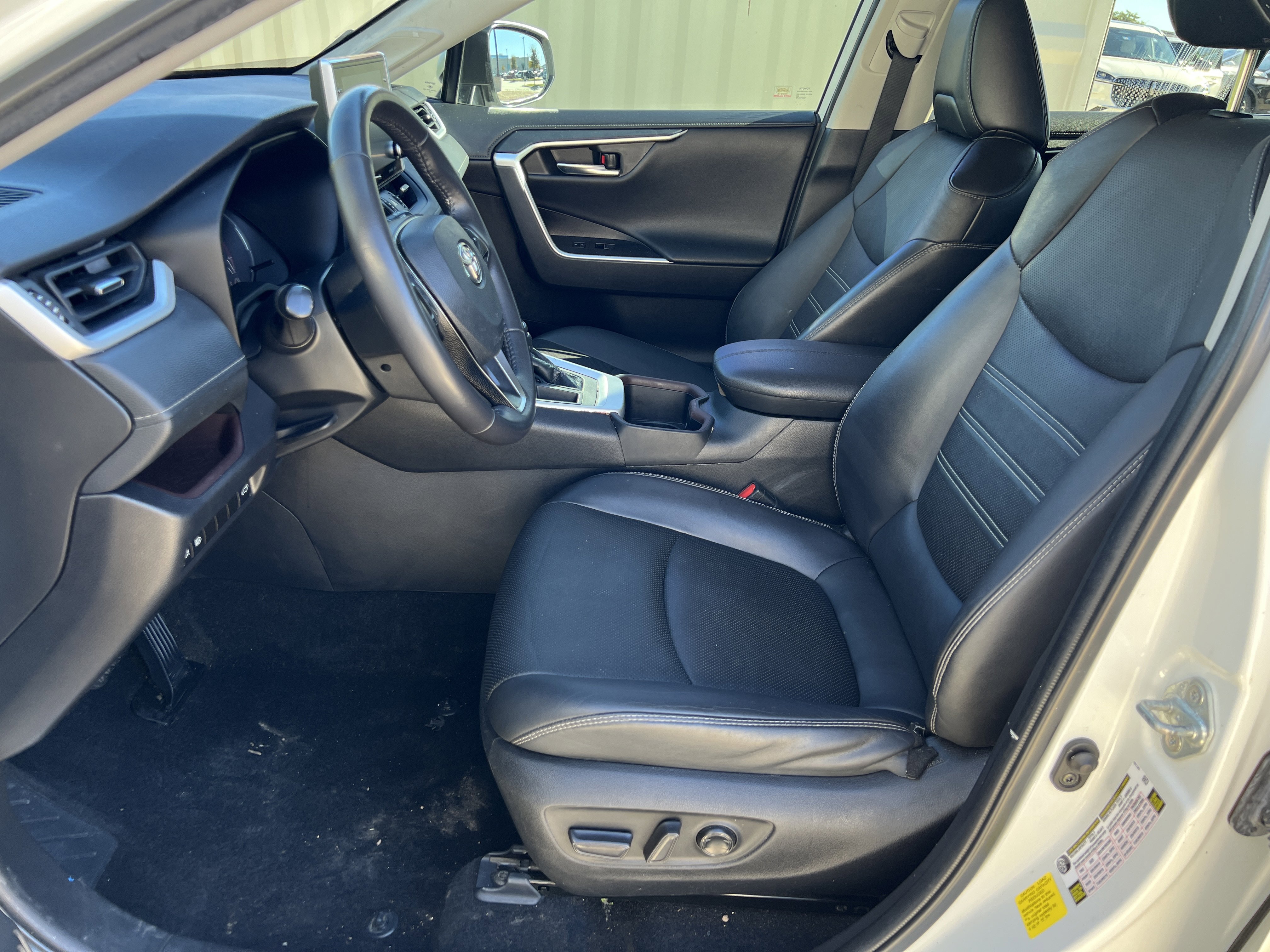 Used 2022 Toyota RAV4 Limited image 51