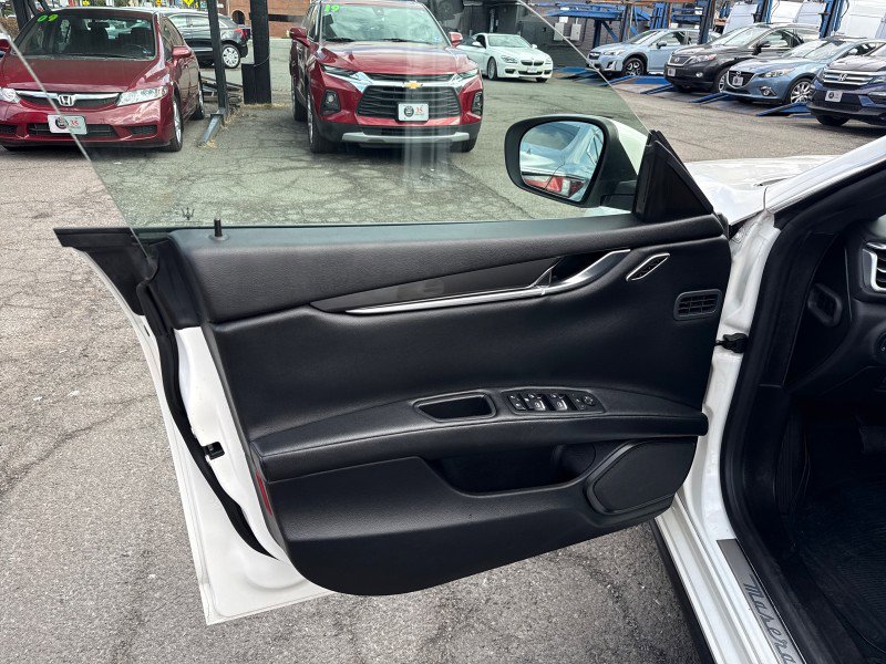 Used 2018 Maserati Ghibli image 10