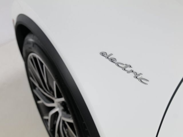New 2026 Porsche Macan 4 Electric AWD/4WD image 31