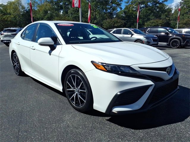 Used 2024 Toyota Camry SE