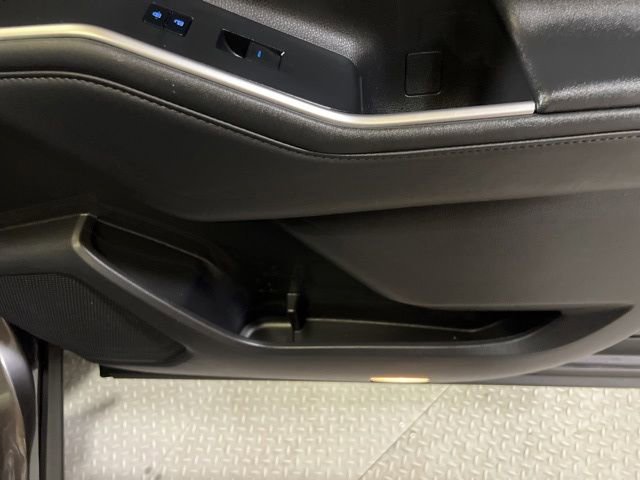 Used 2022 Toyota Highlander XLE AWD/4WD image 74