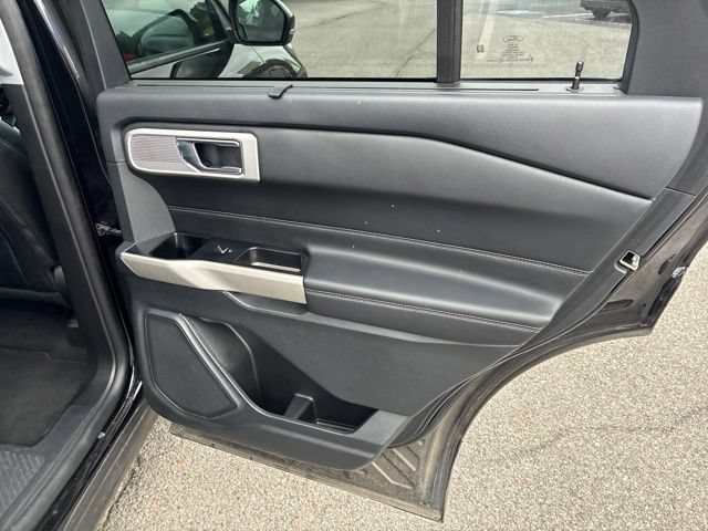Used 2023 Ford Explorer Limited w/ Equipment Group 301A AWD/4WD image 82