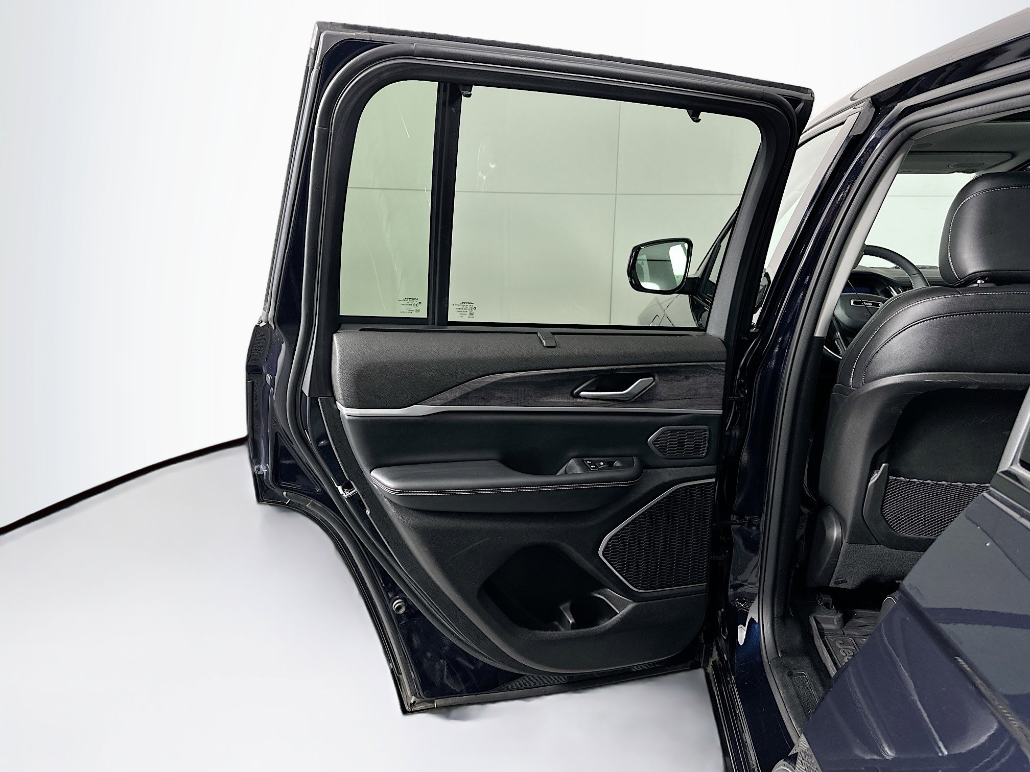 Used 2023 Jeep Grand Cherokee 30th Anniversary image 28