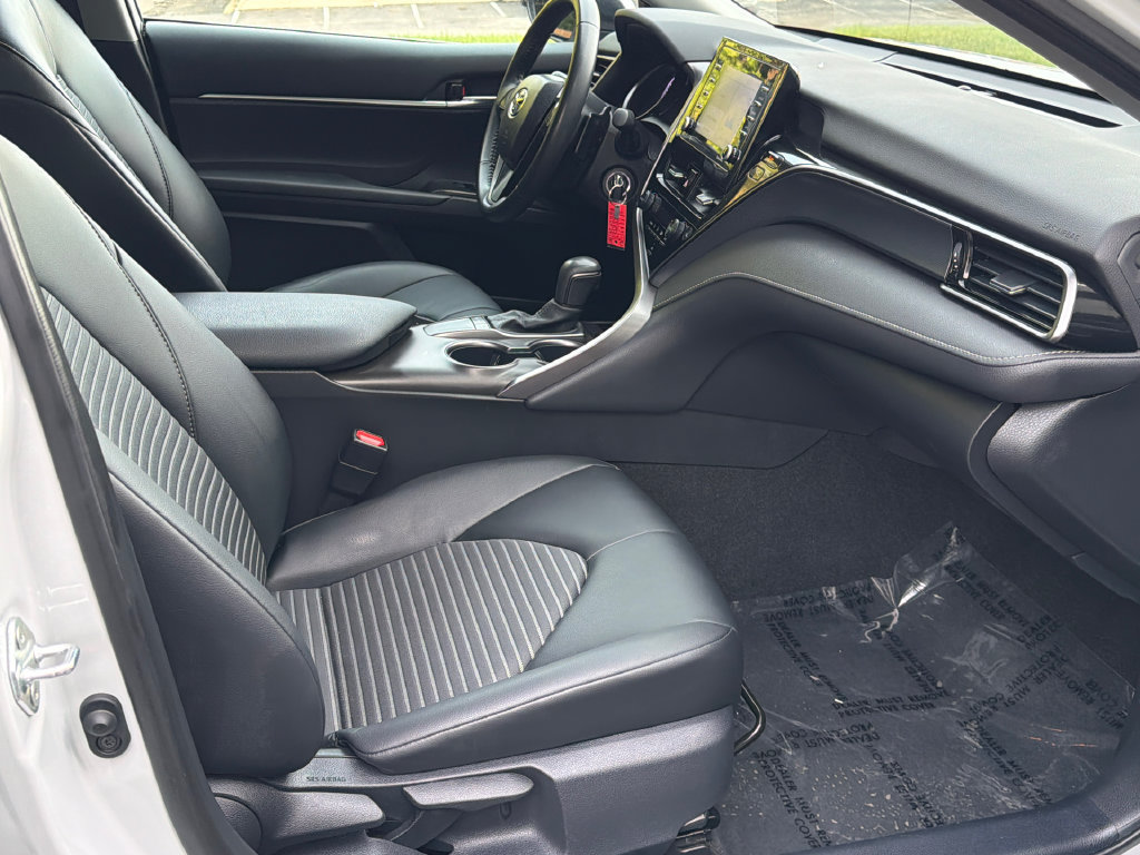 Used 2024 Toyota Camry SE FWD image 15