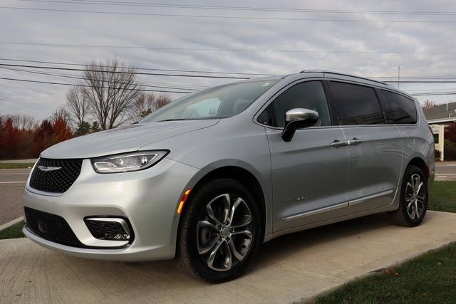 New 2026 Chrysler Pacifica Pinnacle AWD/4WD image 7