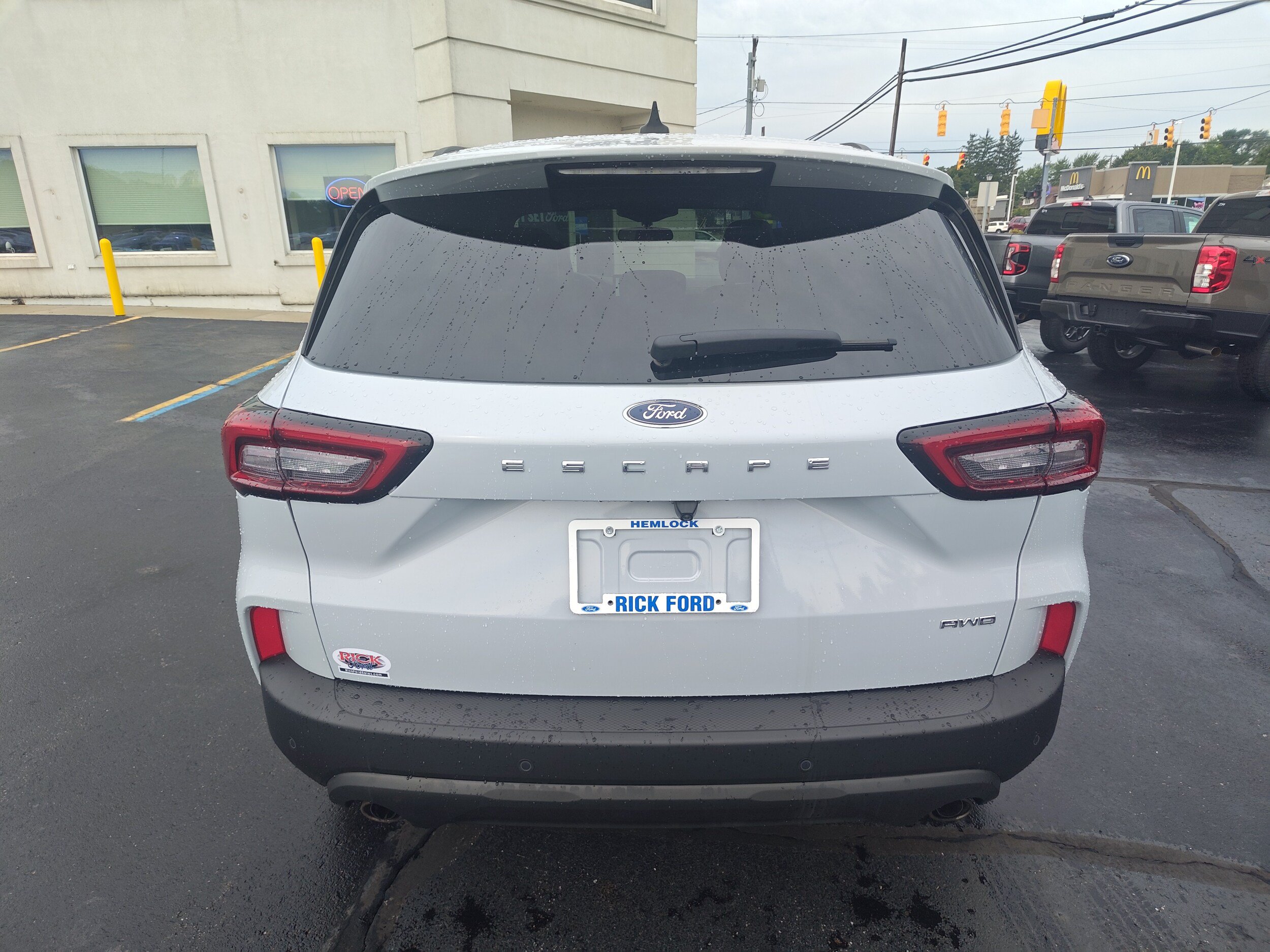 Used 2025 Ford Escape ST-Line w/ Tech Pack #1 AWD/4WD image 4