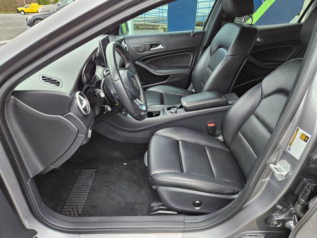 Used 2017 Mercedes-Benz GLA 250 4MATIC image 6