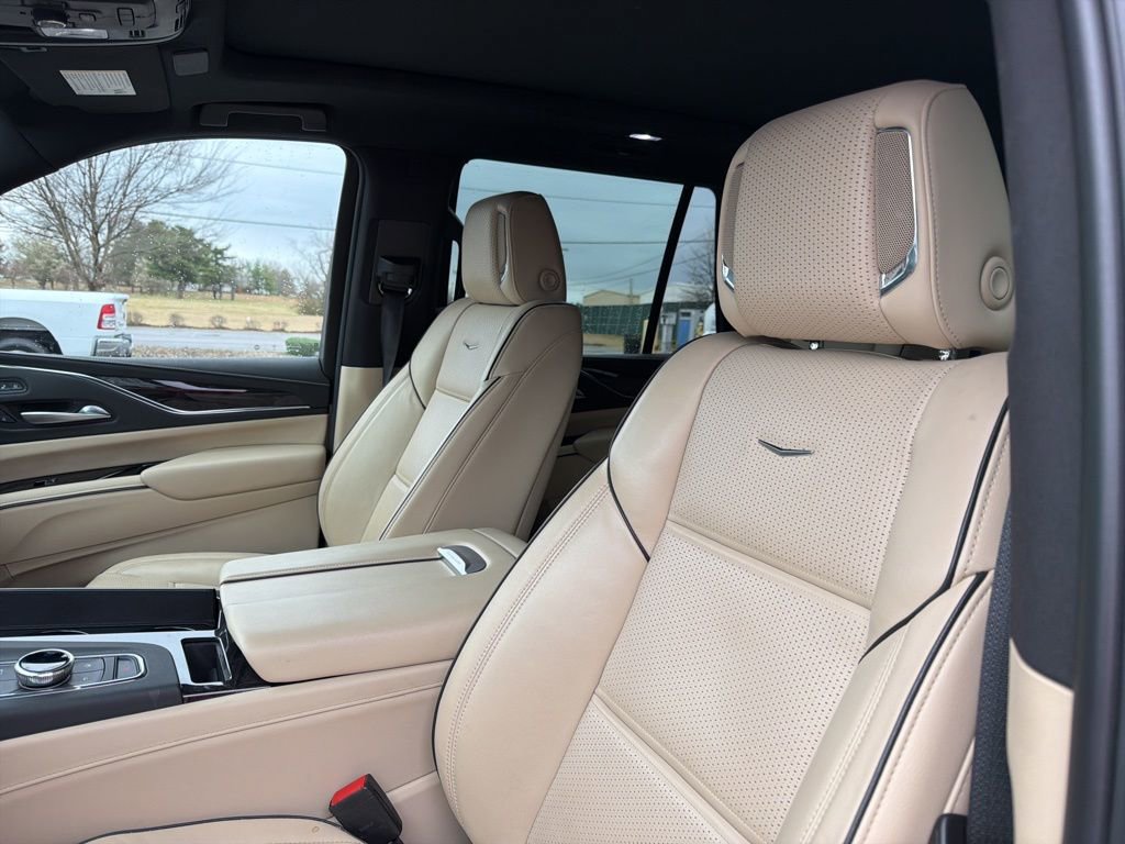 Certified 2023 Cadillac Escalade Premium Luxury image 15