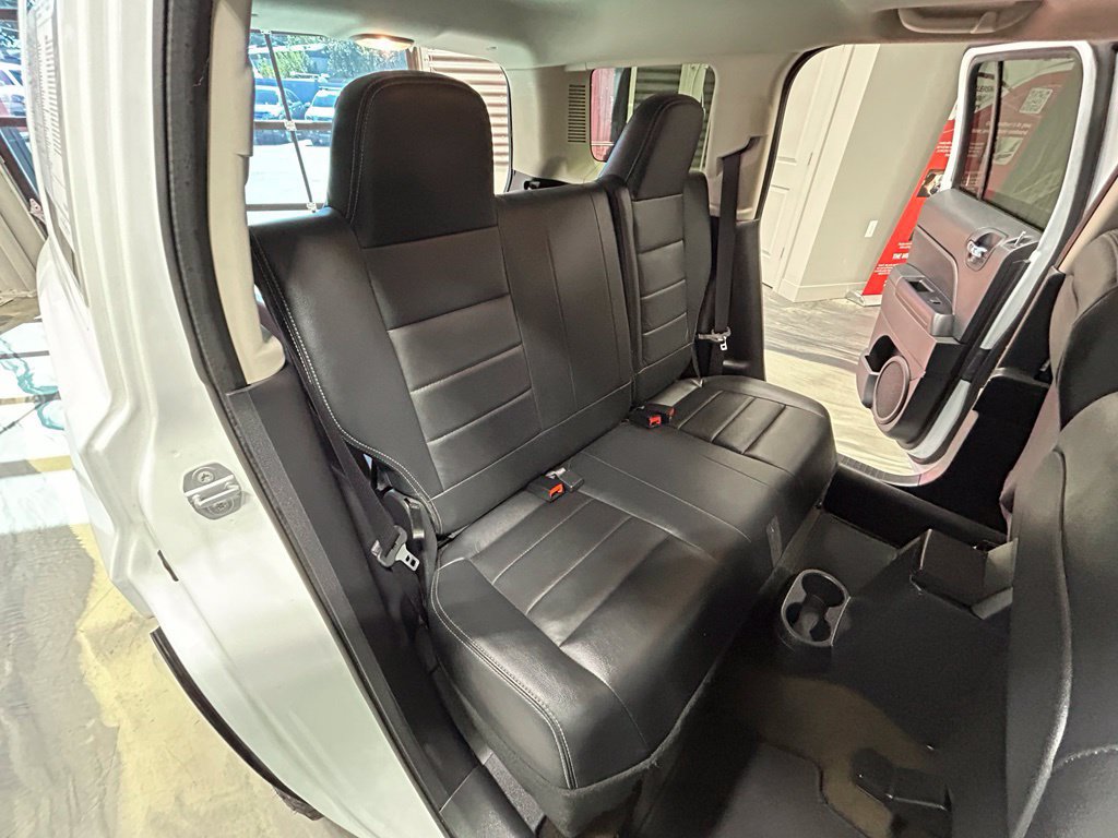 Used 2017 Jeep Patriot High Altitude AWD/4WD image 5