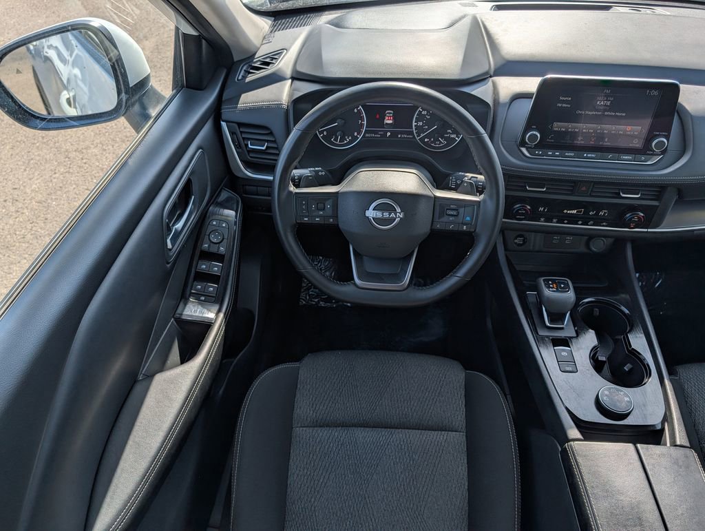 Used 2025 Nissan Rogue SV image 25