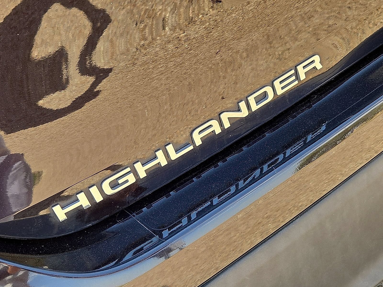Used 2021 Toyota Highlander XLE AWD/4WD image 11