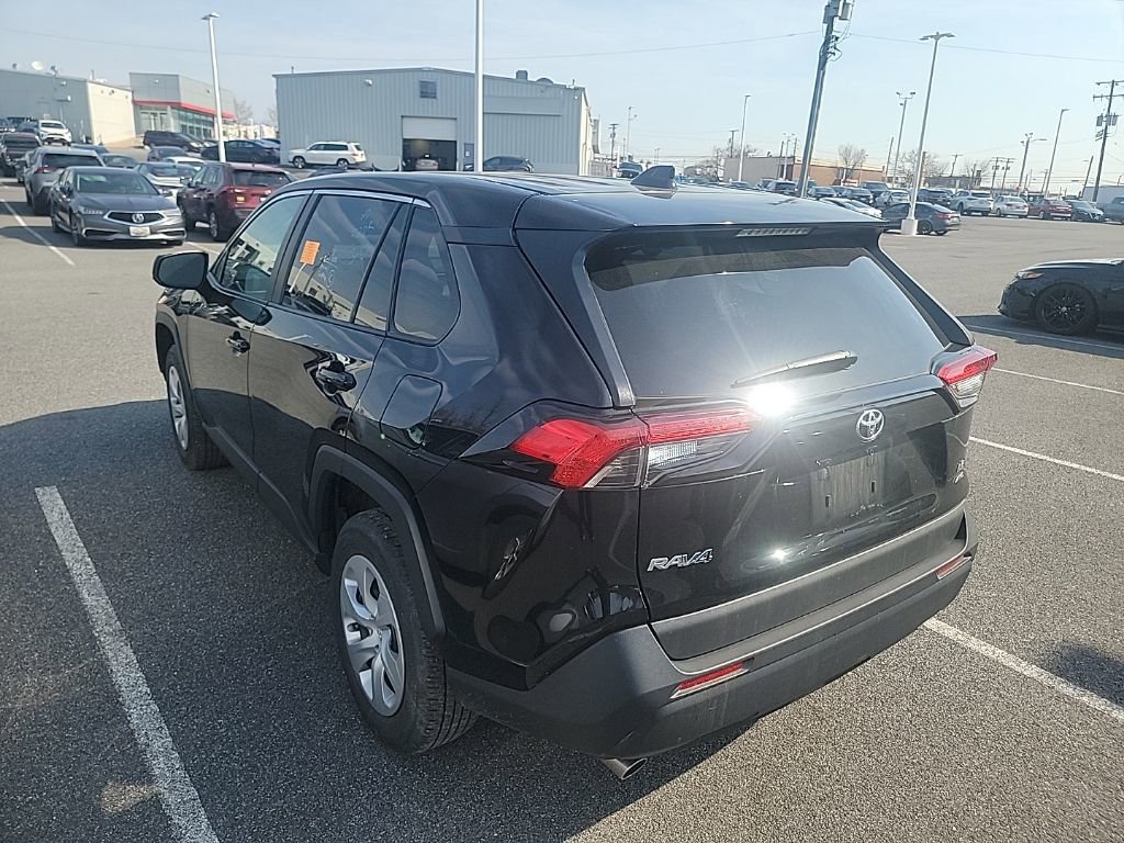 Used 2024 Toyota RAV4 LE image 7