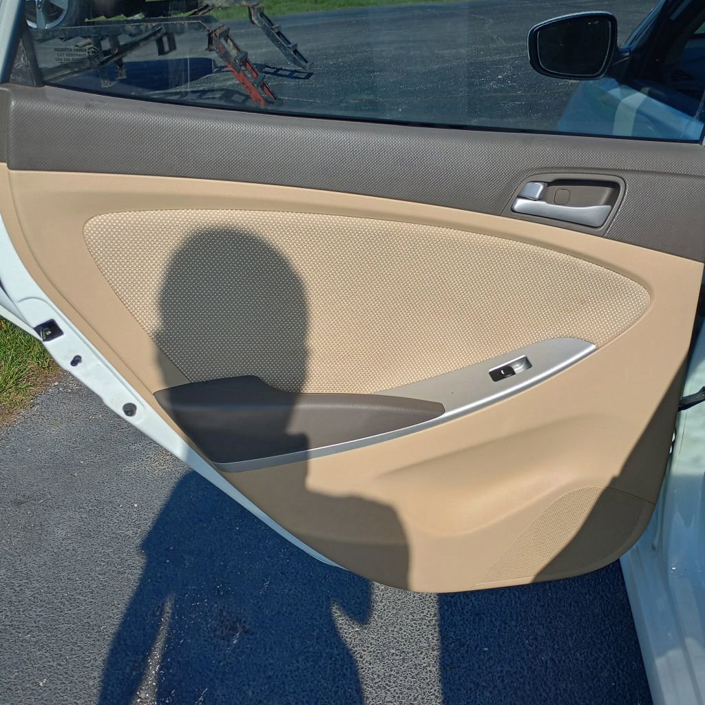Used 2013 Hyundai Accent GLS image 15
