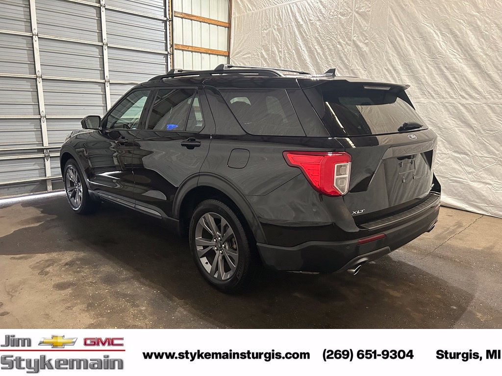 Used 2022 Ford Explorer XLT w/ XLT Sport Appearance Package AWD/4WD image 10