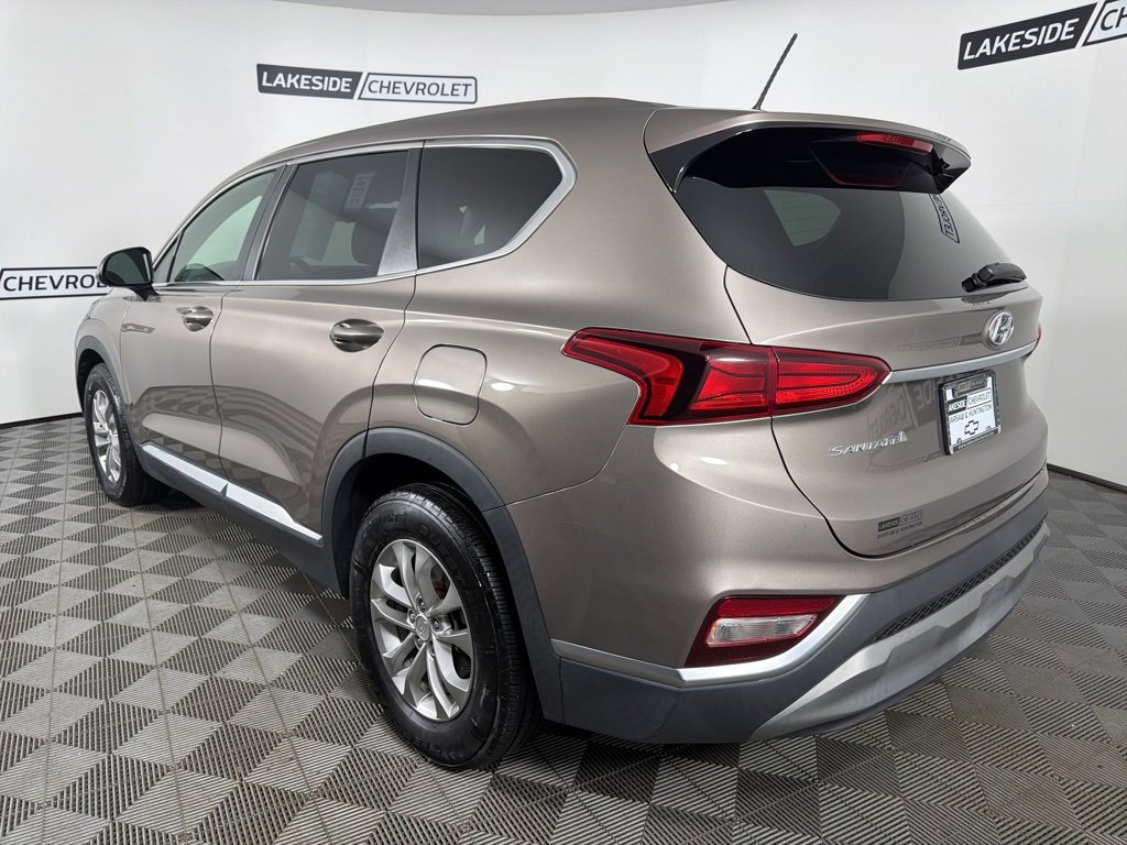 Used 2019 Hyundai Santa Fe SE image 3