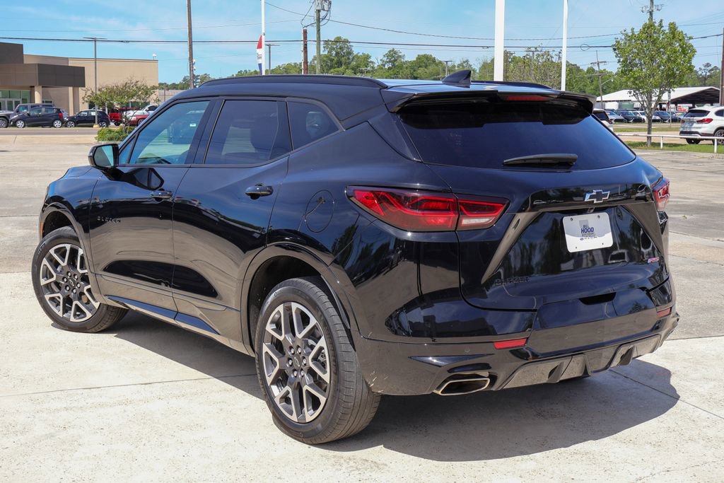 Used 2025 Chevrolet Blazer RS FWD image 2