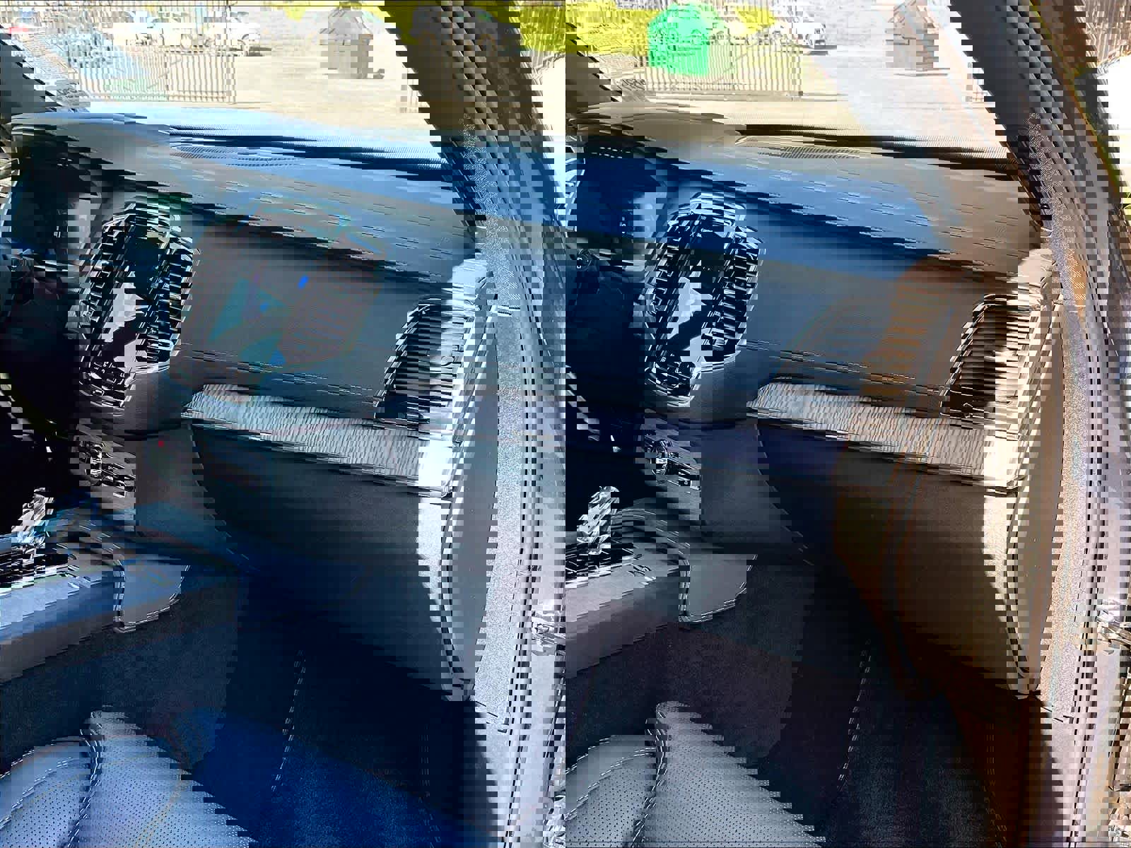 Used 2024 Volvo XC90 T8 Ultimate w/ Protection Package Premier image 19