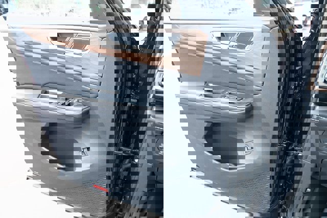 New 2026 Volkswagen Atlas SE image 25