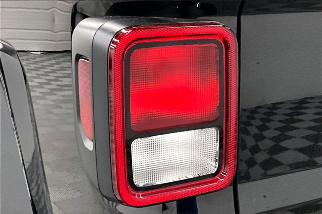 Used 2021 Jeep Gladiator Overland w/ Popular Equipment Package image 32