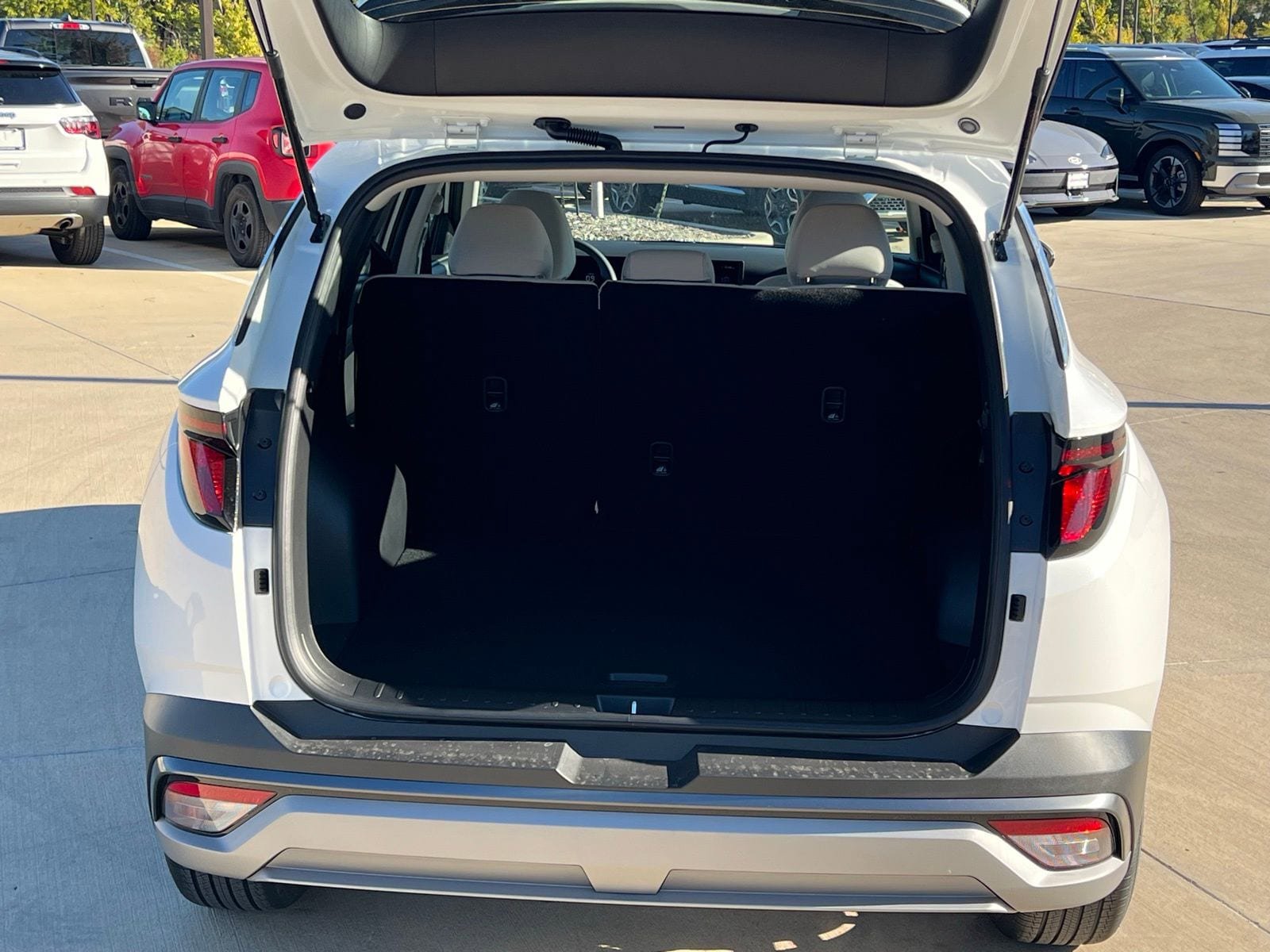 Used 2026 Hyundai Tucson SE FWD image 14