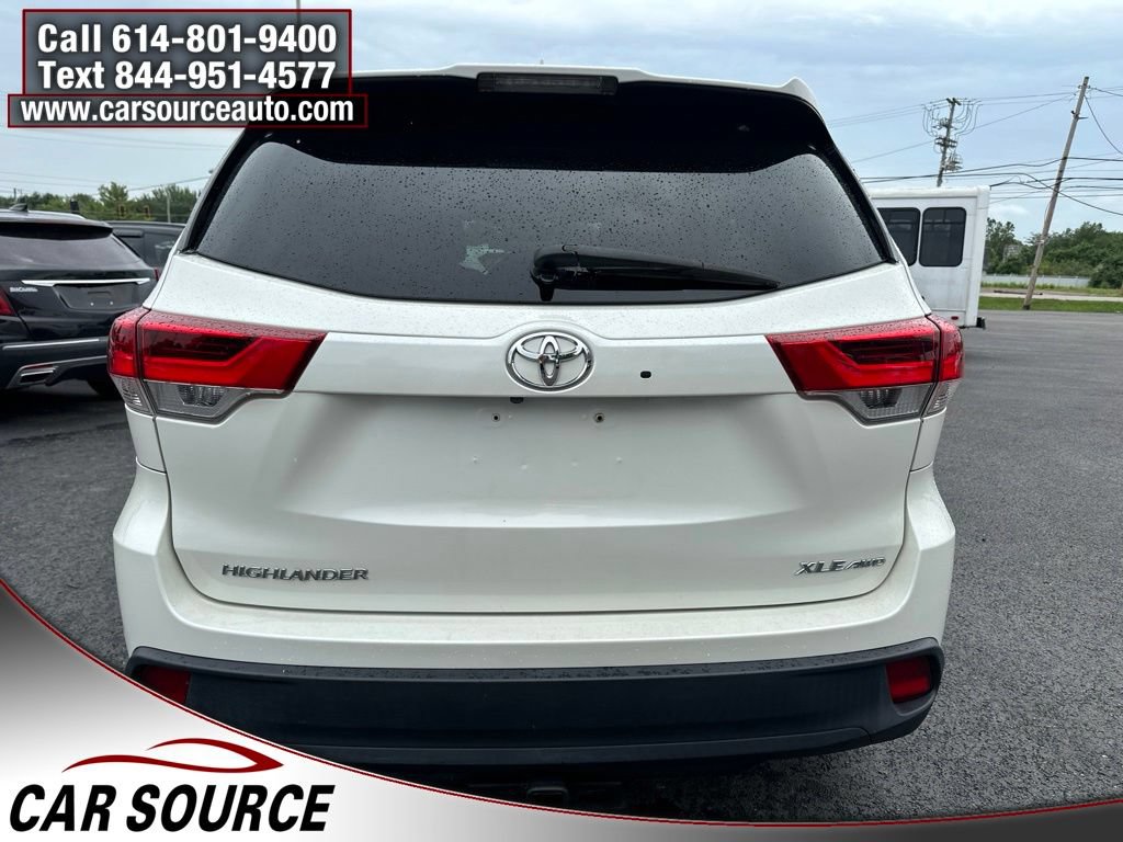 Used 2019 Toyota Highlander XLE AWD/4WD image 4