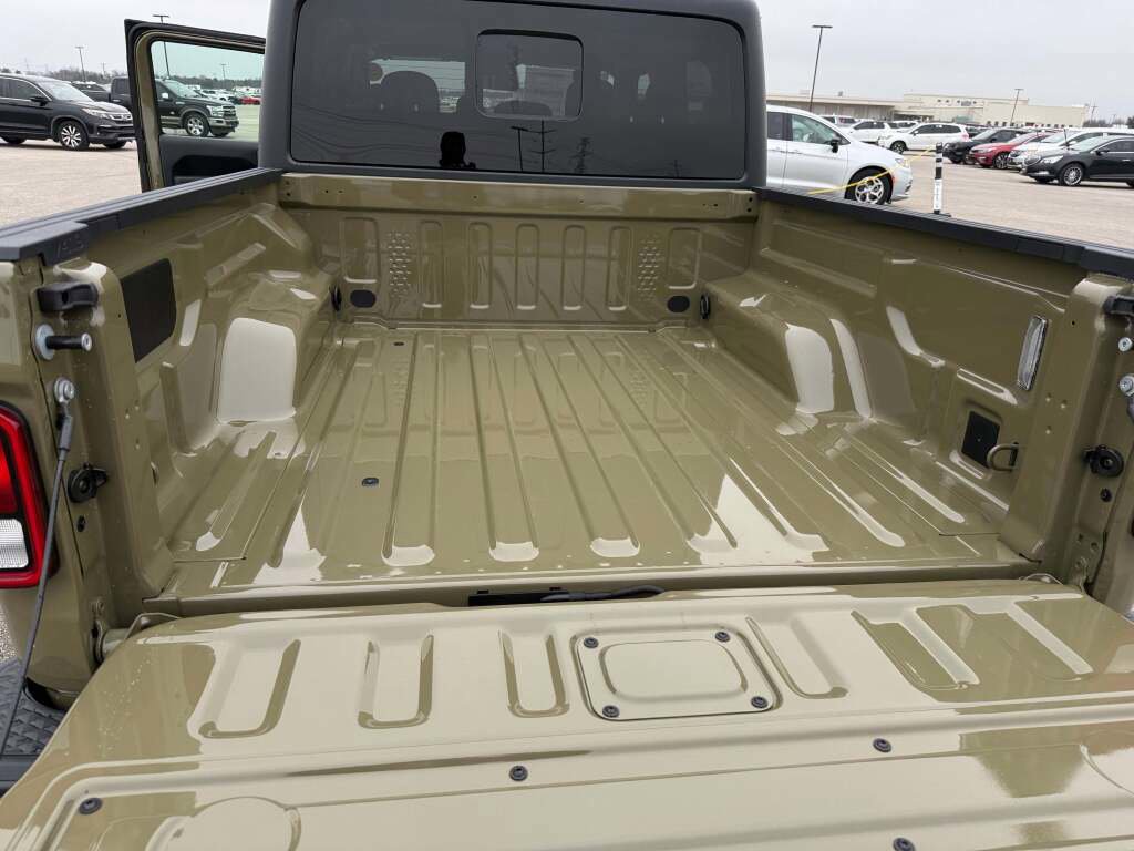 New 2026 Jeep Gladiator Sport image 24