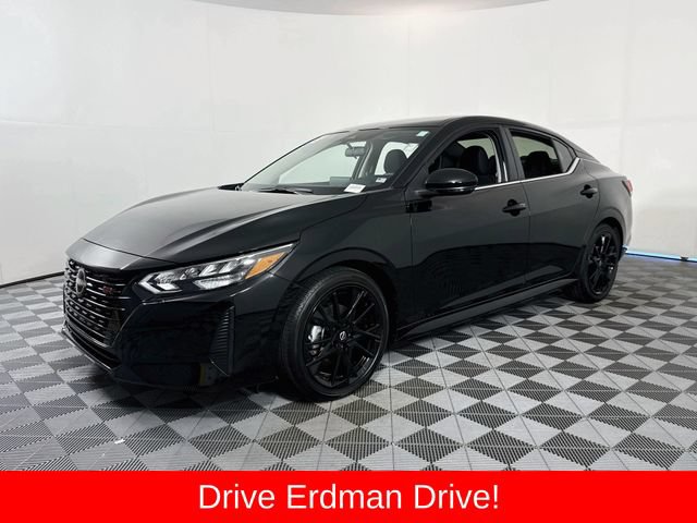 Used 2025 Nissan Sentra SR w/ Midnight Edition FWD image 3