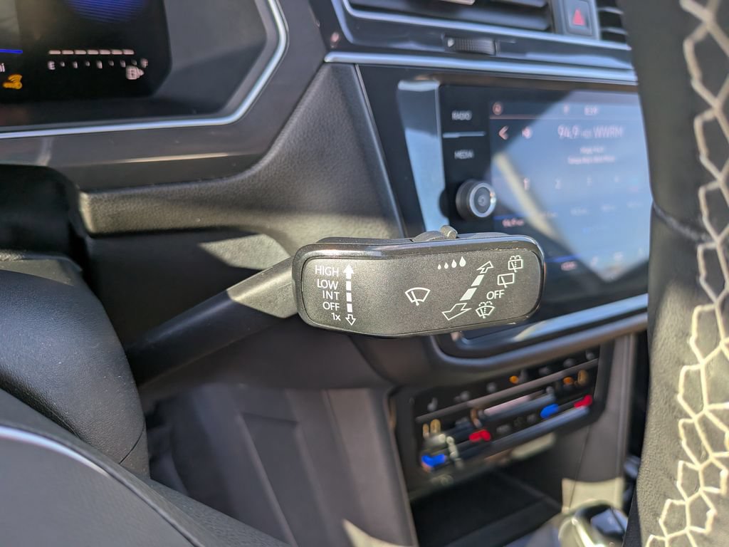 Used 2023 Volkswagen Tiguan SE FWD image 29
