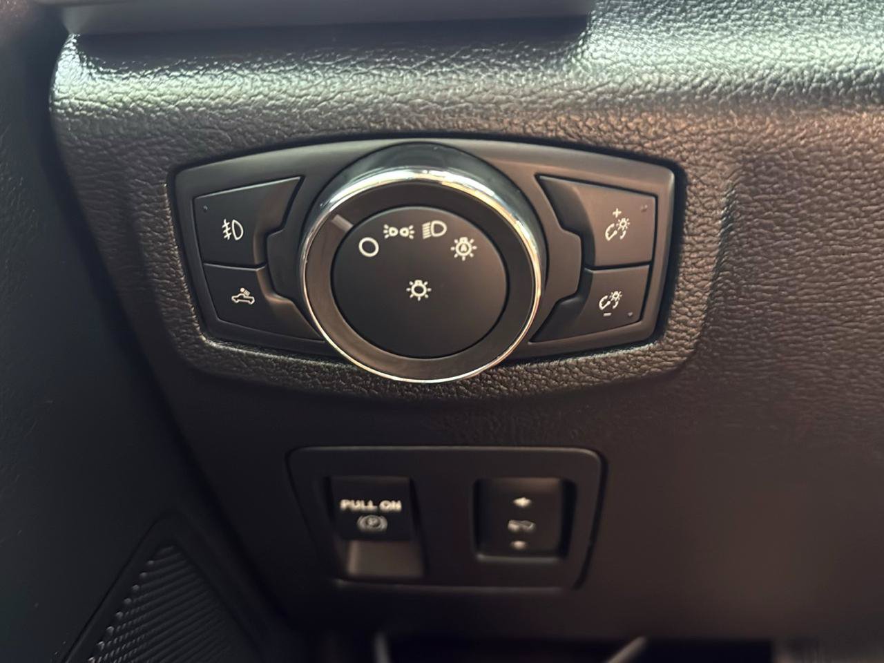 Used 2019 Ford F150 XLT w/ Equipment Group 302A Luxury AWD/4WD image 24
