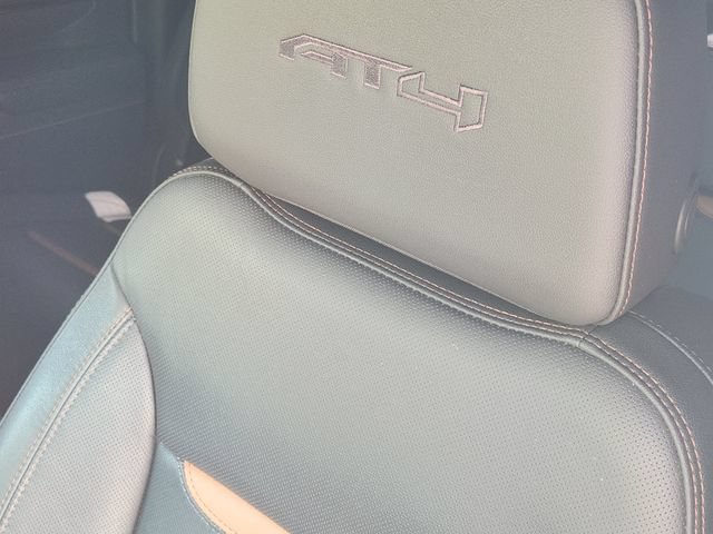 Used 2025 GMC Sierra 2500 AT4 w/ AT4 Premium Plus Package AWD/4WD image 15