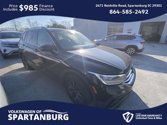 Used 2023 Volkswagen Tiguan SE w/ Panoramic Sunroof Package