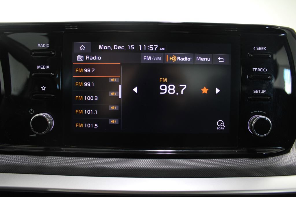 Used 2023 Kia K5 LXS image 39