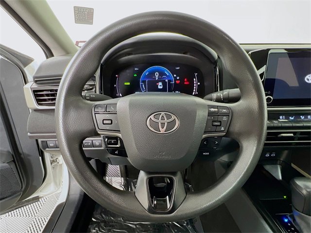 Used 2025 Toyota Camry LE image 12