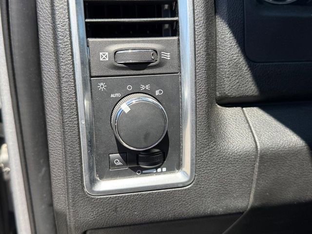 Used 2024 RAM 1500 Classic Warlock RWD image 21