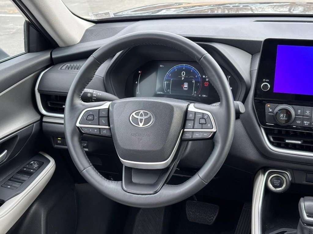 Used 2025 Toyota Grand Highlander AWD image 20