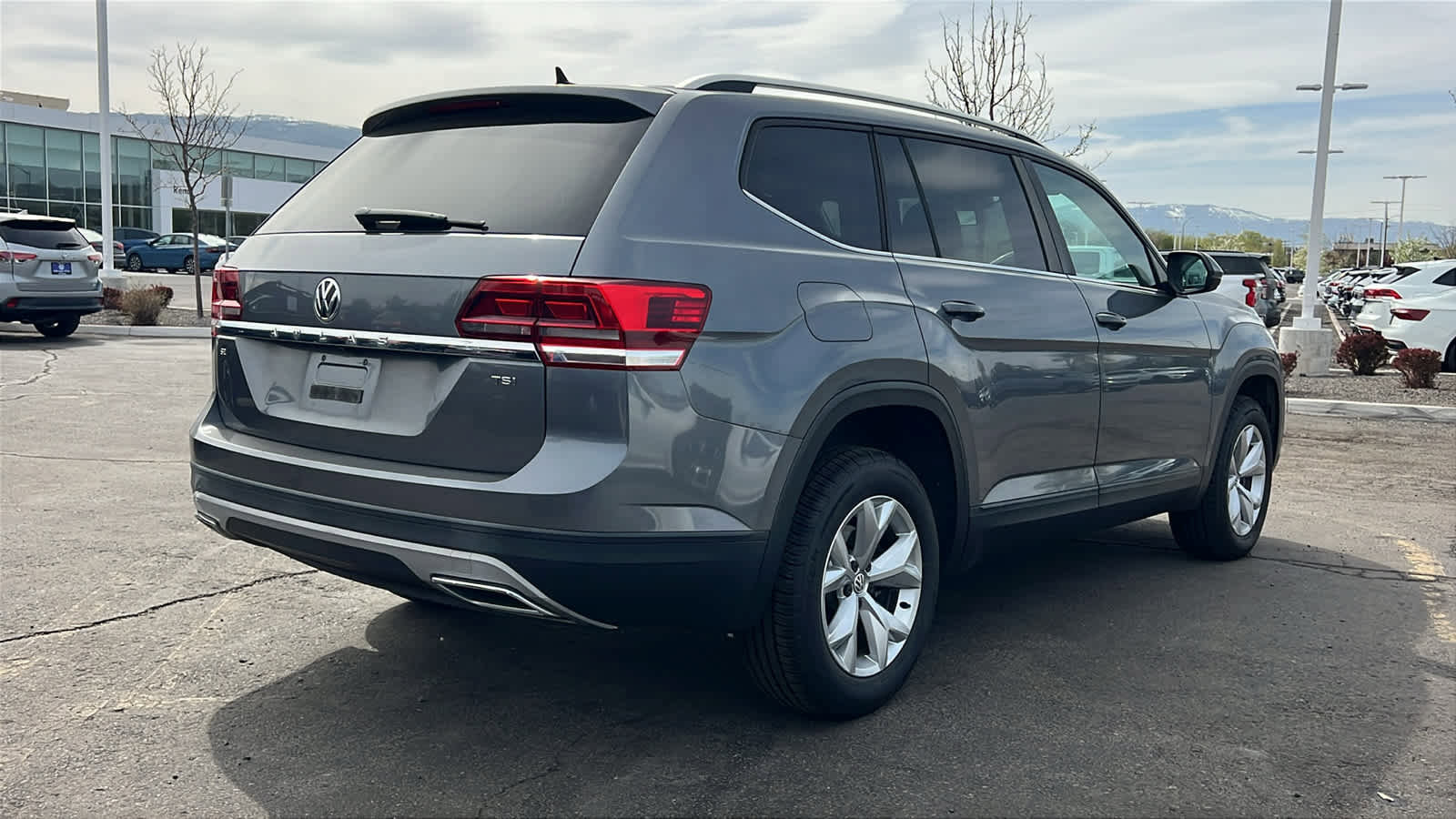 Used 2018 Volkswagen Atlas SE image 5