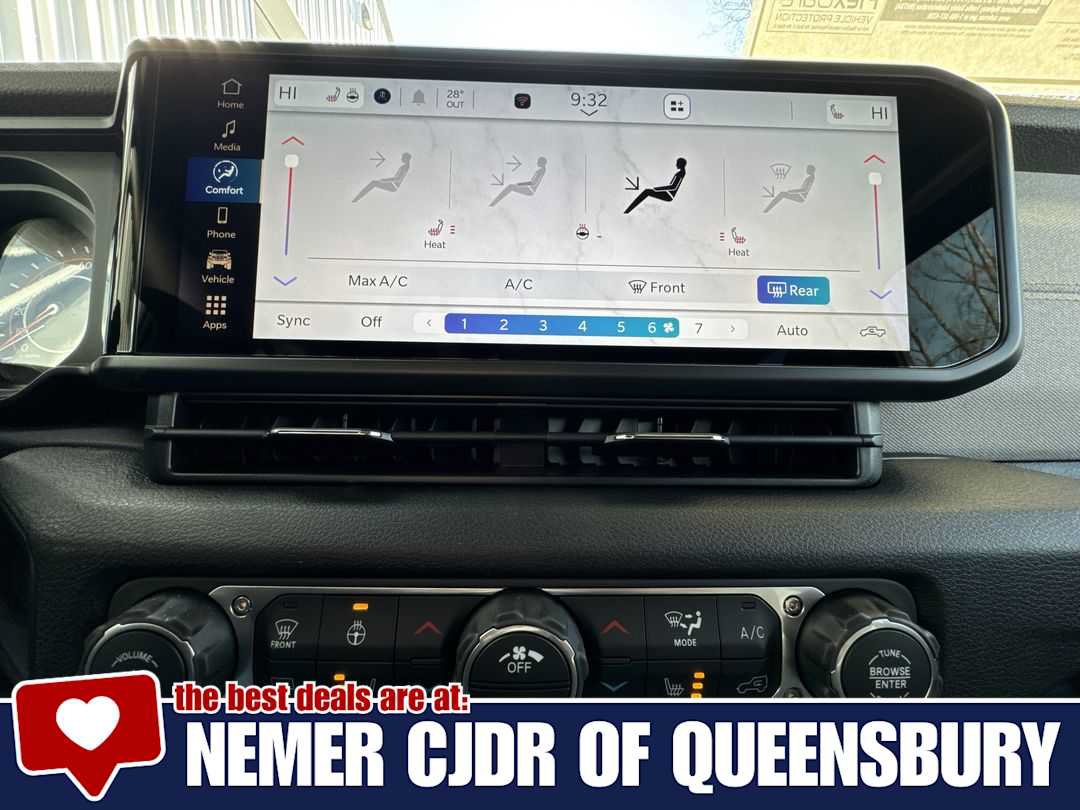 New 2026 Jeep Gladiator Sport AWD/4WD image 18