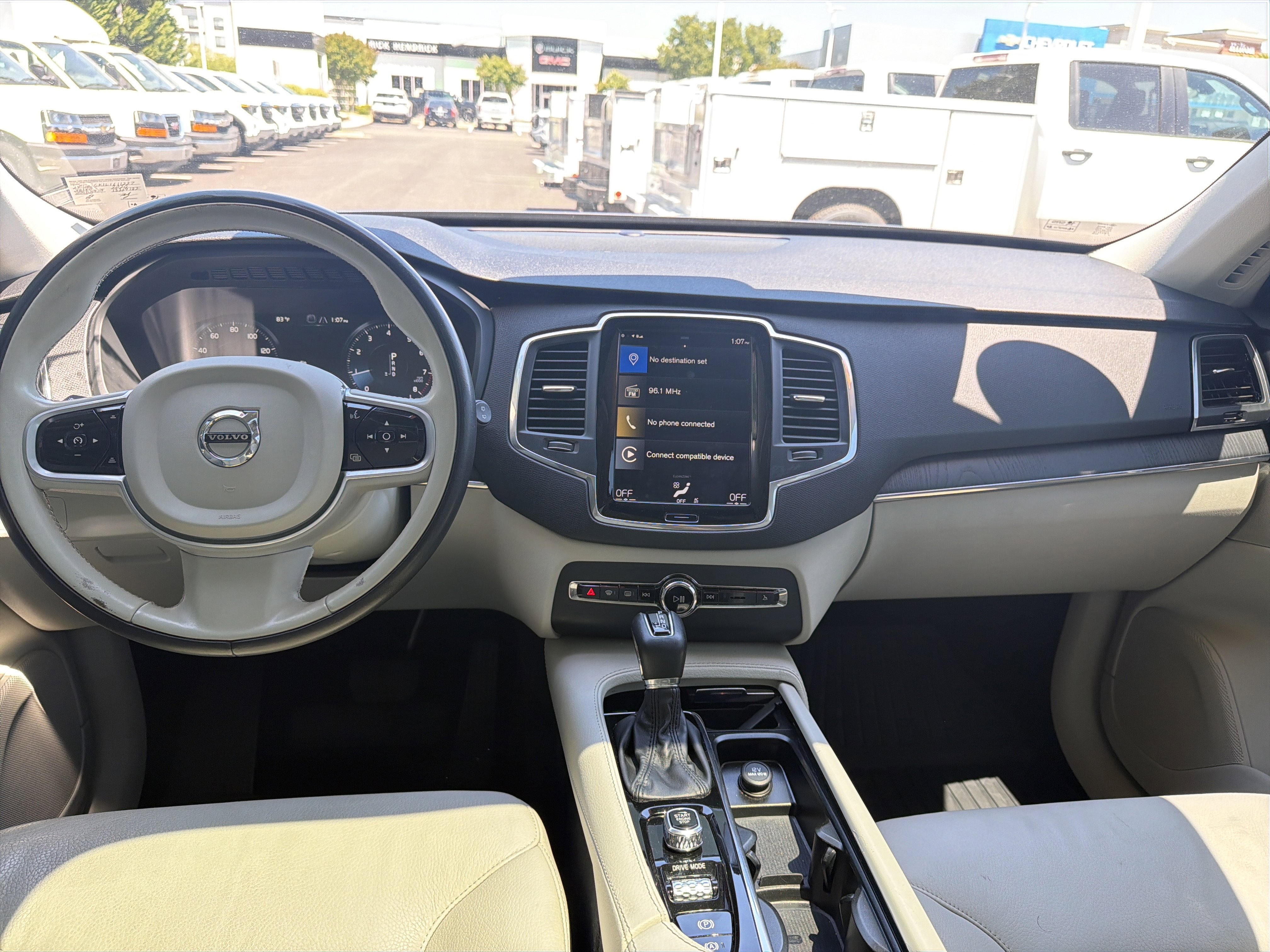 Used 2020 Volvo XC90 T5 Momentum w/ Protection Package Premier FWD image 29