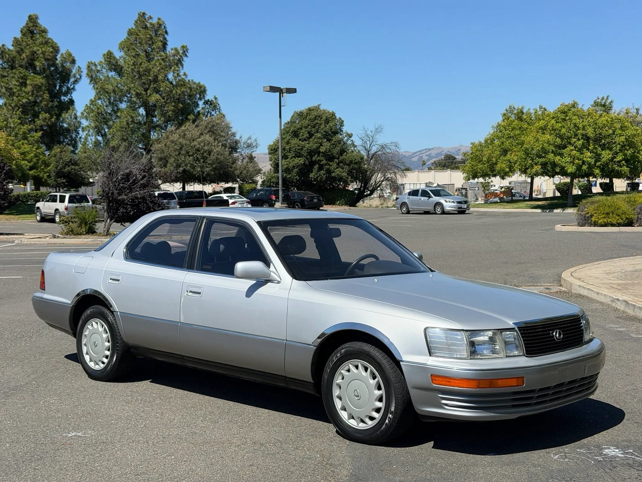Used 1990 Lexus LS 400 RWD image 13