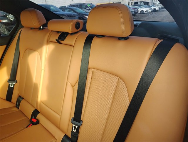 Used 2023 BMW 330i xDrive 330i xDrive w/ Premium Package image 32