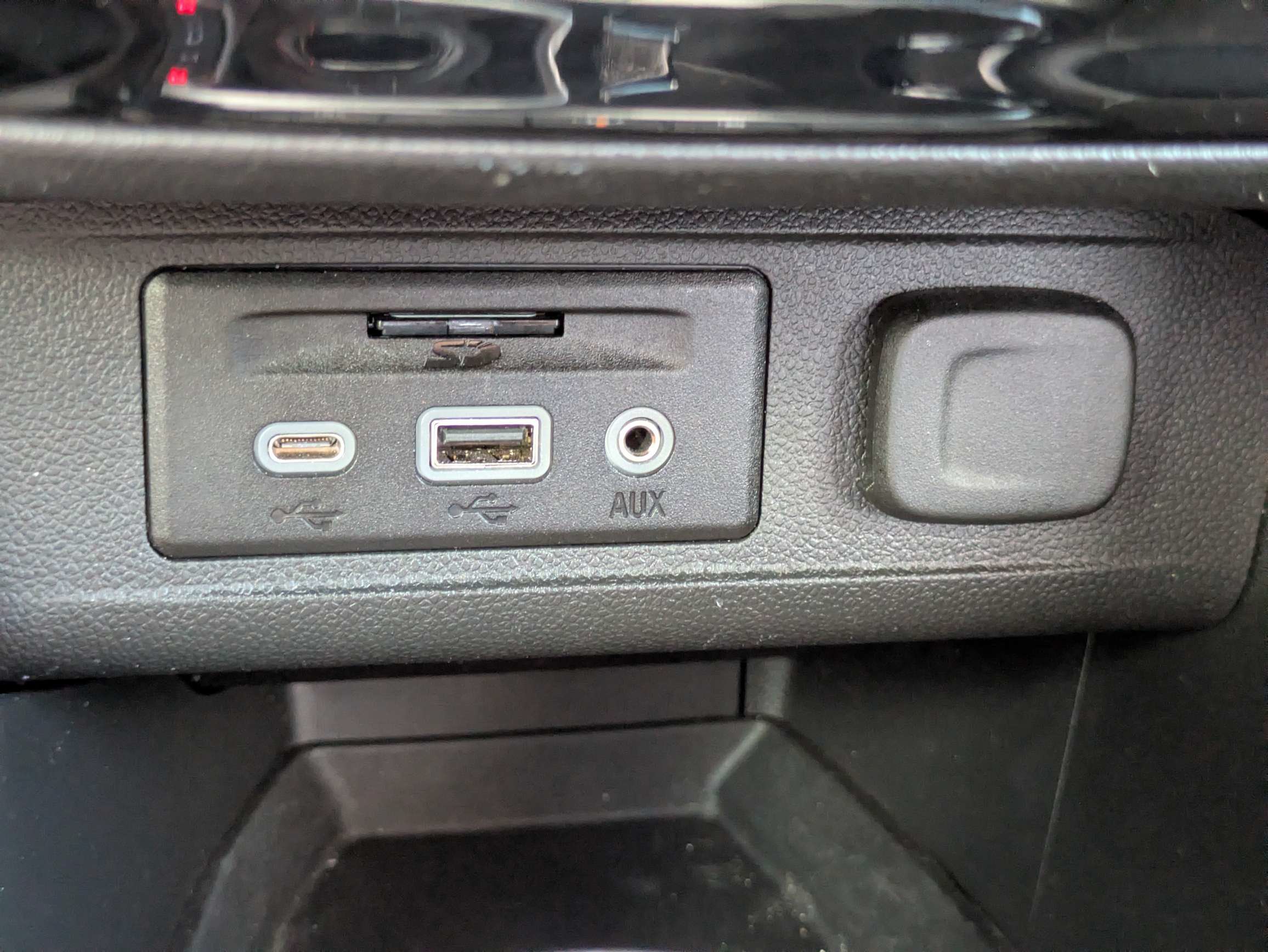 Used 2020 Buick Encore GX Select w/ Experience Buick Package FWD image 27