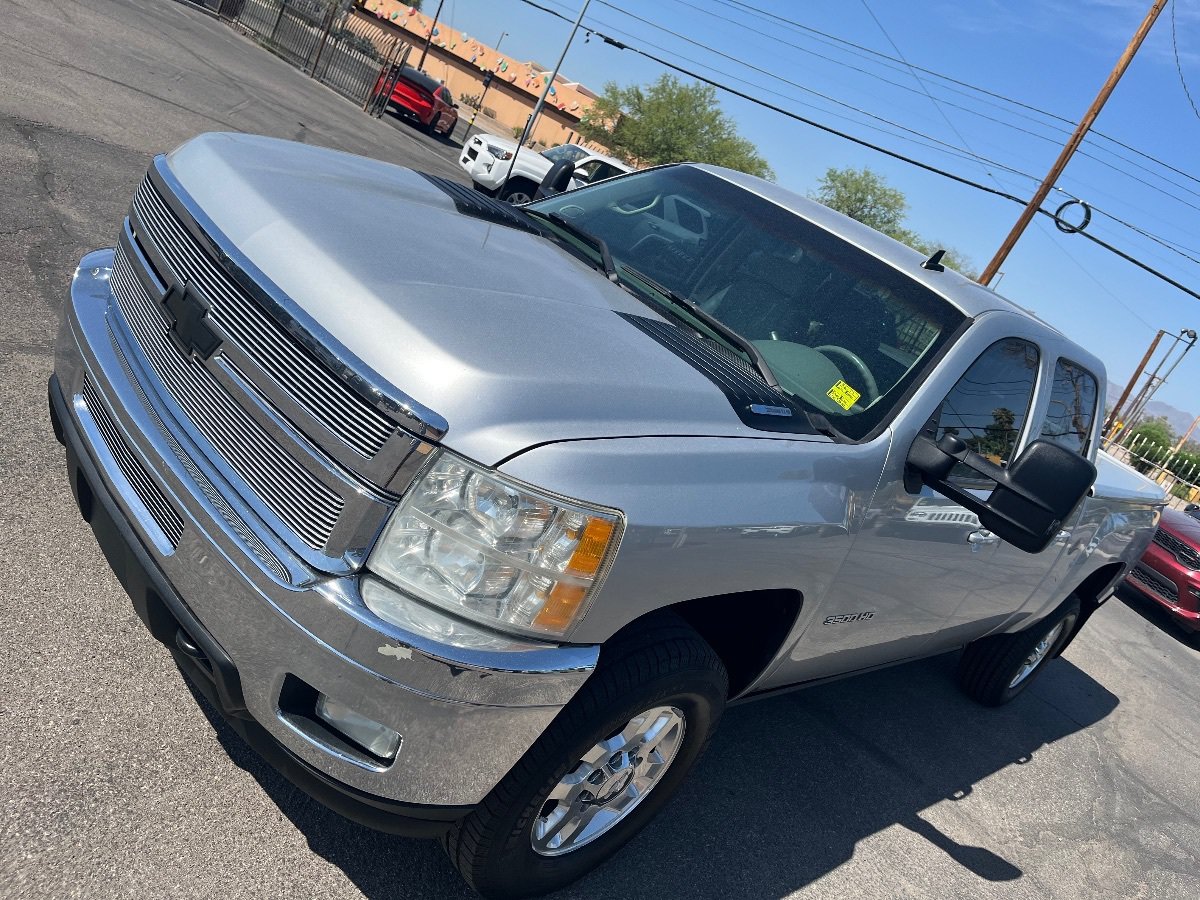 Used 2011 Chevrolet Silverado 3500 LTZ w/ LTZ Plus Package AWD/4WD image 44