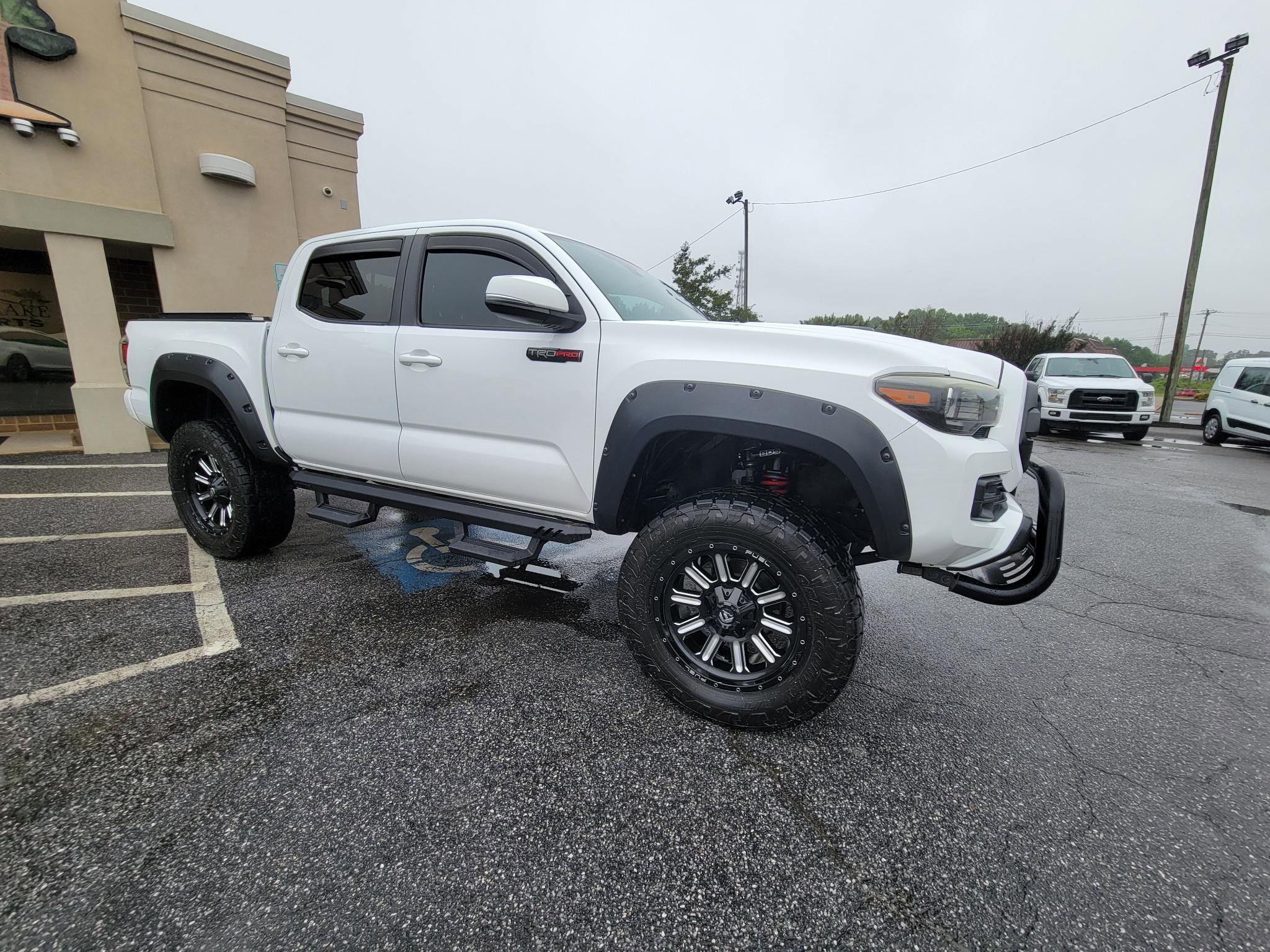 Used 2018 Toyota Tacoma TRD Pro AWD/4WD image 3