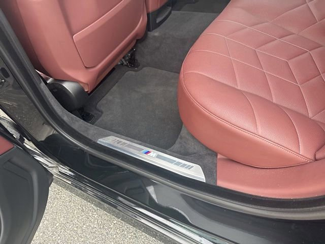 Used 2023 BMW 760i xDrive image 19