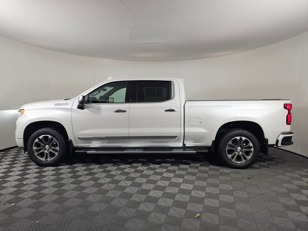 Used 2025 Chevrolet Silverado 1500 High Country w/ Technology Package image 4